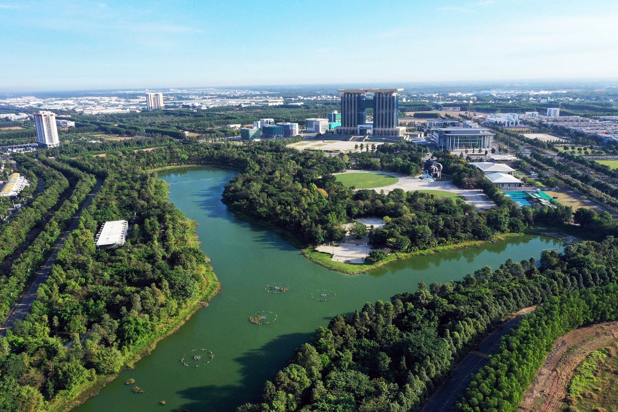 Dự án lắp đặt Hệ thống tưới tự động Sân vườn Thành phố mới Bình Dương - 1 - Copy