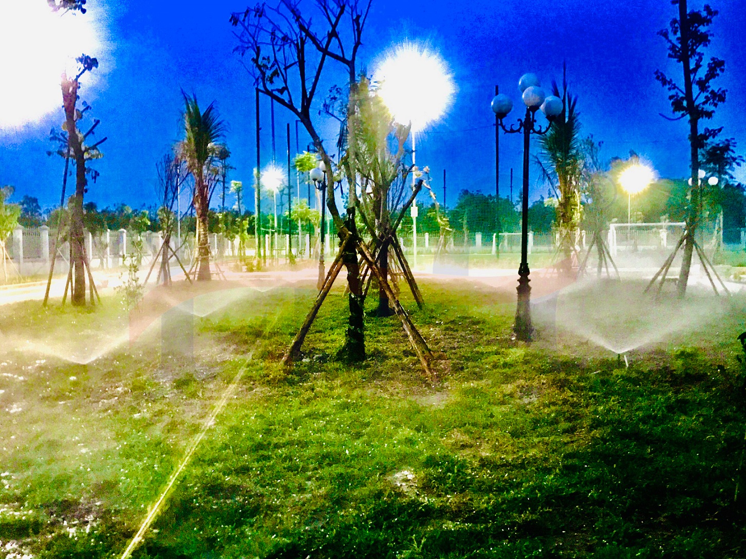 Lắp đặt Hệ thống phun tưới nước tự động tại Vinhomes Golden River Ba Son